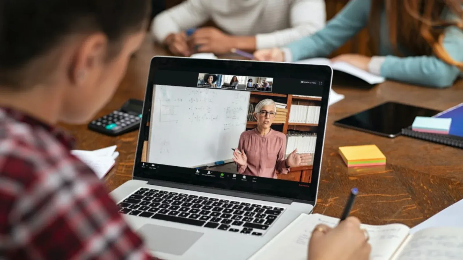 the-best-free-video-conferencing-software-for-education-and-teachers_header.webp